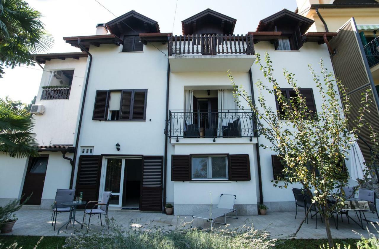 Apartment Tasha'S Home Опатия Екстериор снимка