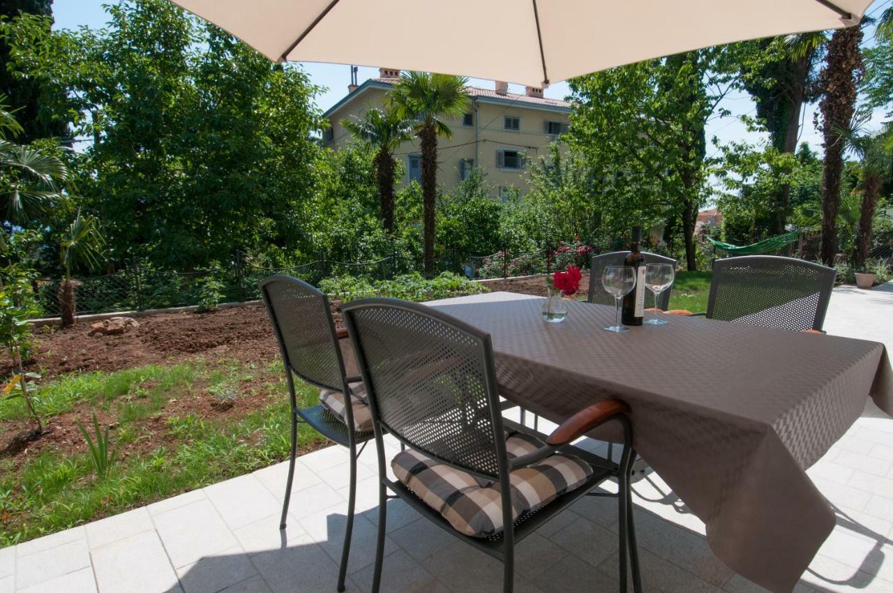 Apartment Tasha'S Home Опатия Екстериор снимка